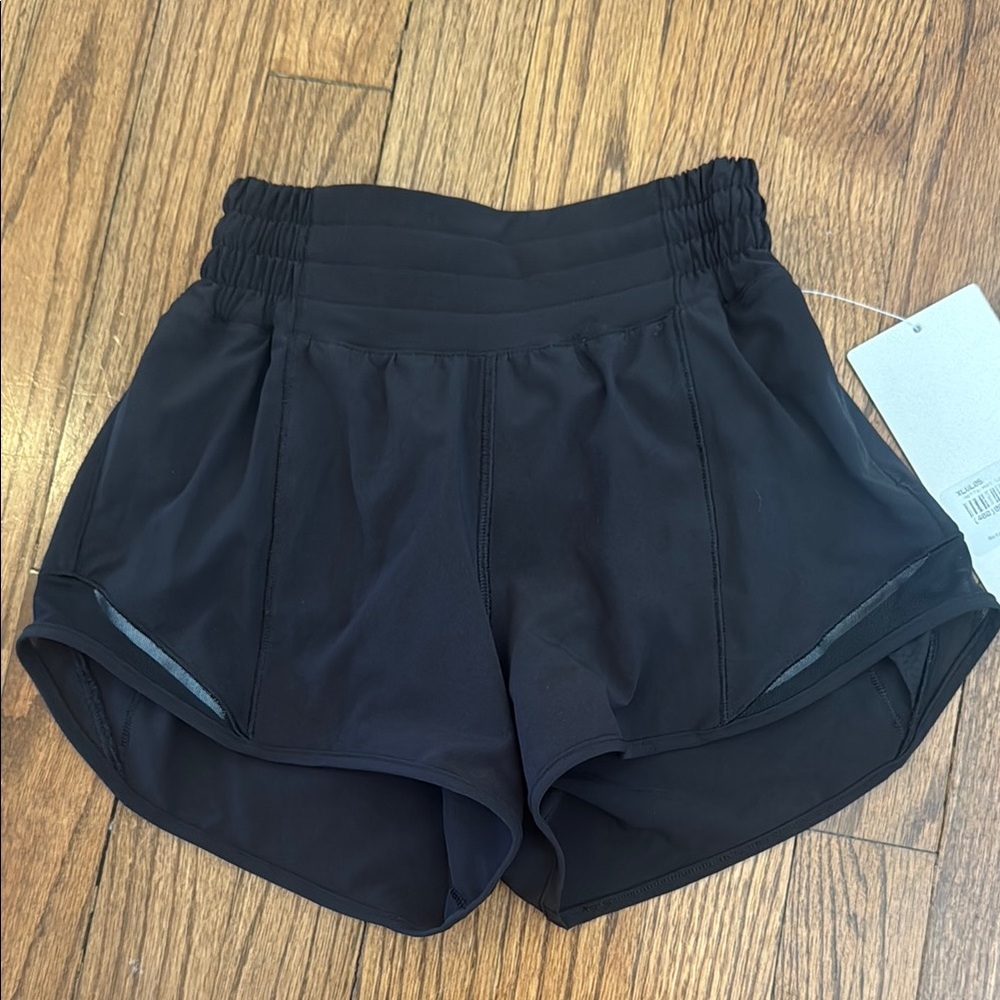 Black Lululemon Hotty Hot Shorts 2.5"